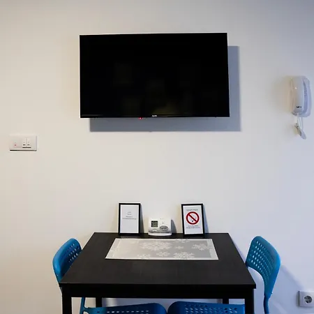 Διαμέρισμα Away From With Private Parking