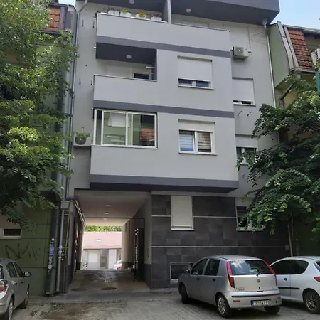 Away From With Private Parking 아파트 노비사드