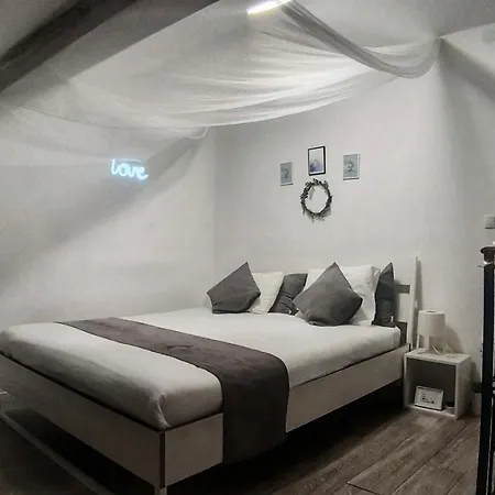 Away From With Private Parking * Νόβι Σαντ