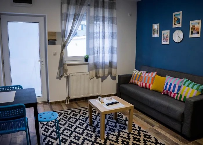 Daire Away From With Private Parking Novi Sad