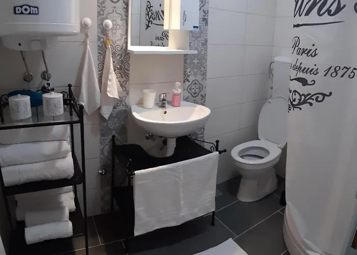 Away From With Private Parking Daire Novi Sad